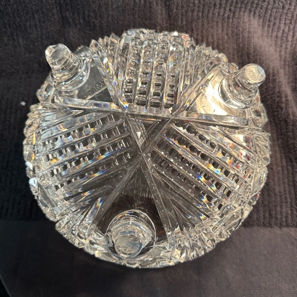 American Brilliant Cut Glass Bowl, 3 Footed, 8" Diam. 20C - Picture 5 of 6